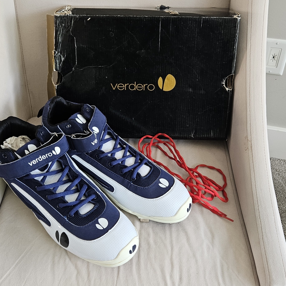 NEW, Mens Verdero Molded Cleats. Navy & White. US Size 14.